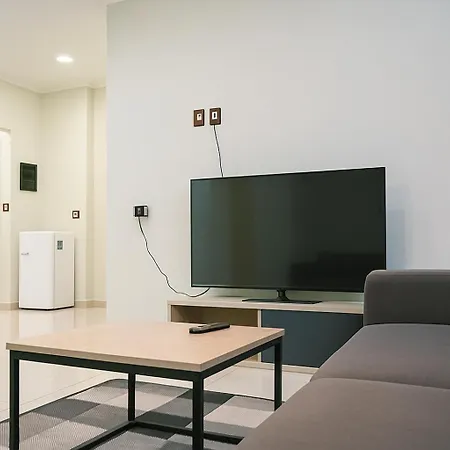 The Prism - Modern In Center * ティラナ